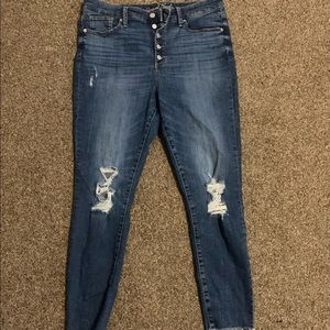 Universal Thread Ripped Skinny jeans